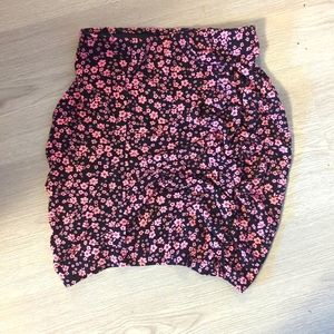 Floral pink and black miniskirt